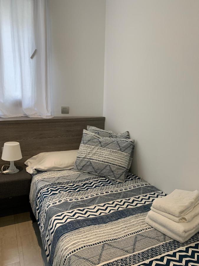 Apartaments El Cine Росас Экстерьер фото