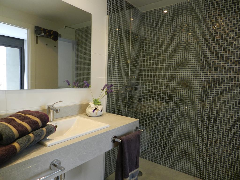 Apartaments El Cine Росас Экстерьер фото